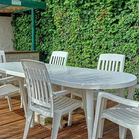 펜션 3 Bedroom Awesome In Donnay