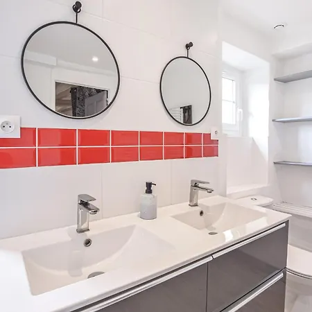 3 Bedroom Awesome In 펜션 Donnay