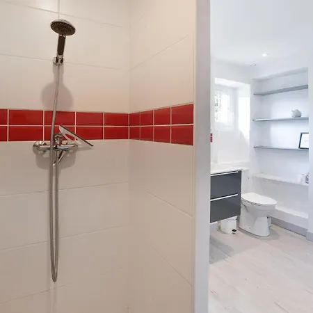3 Bedroom Awesome In Donnay